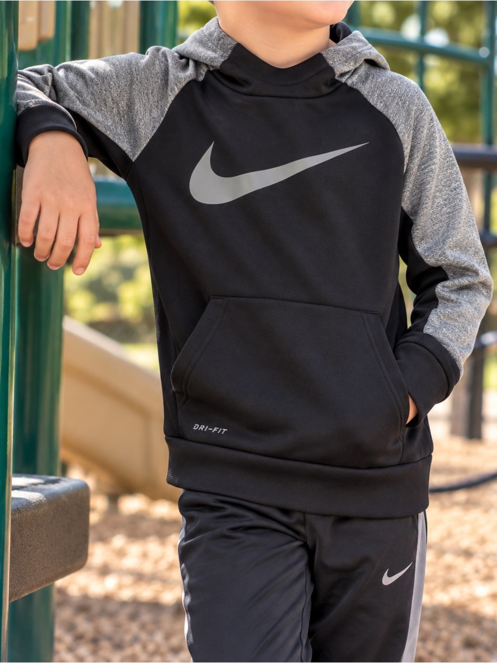 Nike Boys Small Dri-FIT Hoodie Black Gray Big Swoosh Pullover Boy’s Size 6-7